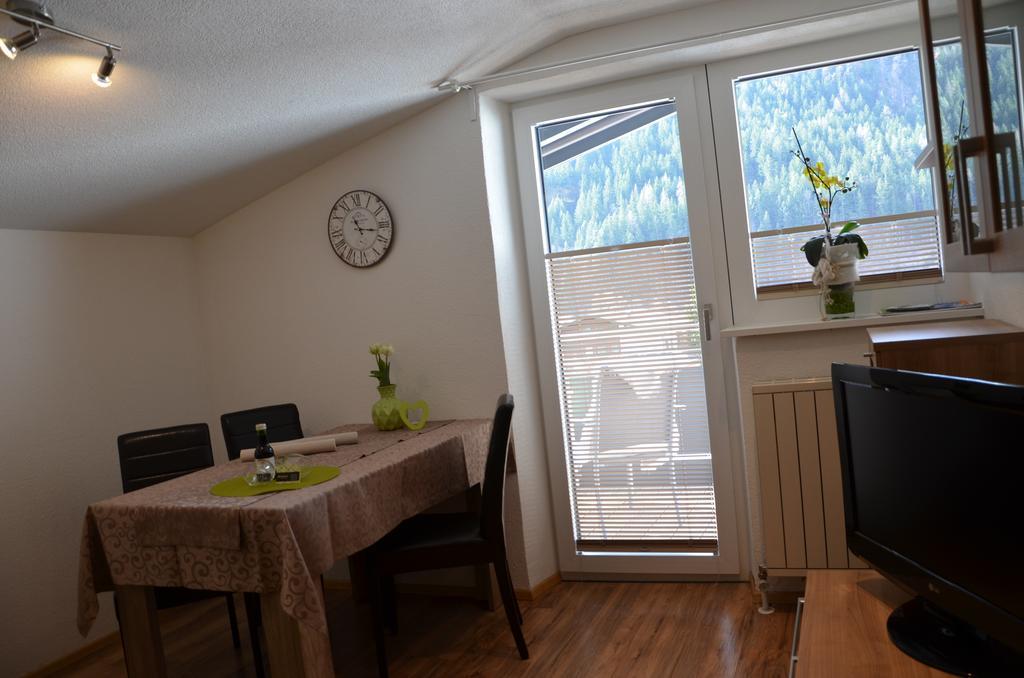 Appartement Alpengluehn Оец Екстериор снимка